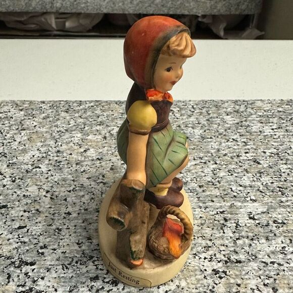 Hummel Goebel Girl “Just Resting” Porcelain Figurine Circa 1960 Vintage TMK 4 - Picture 5 of 11